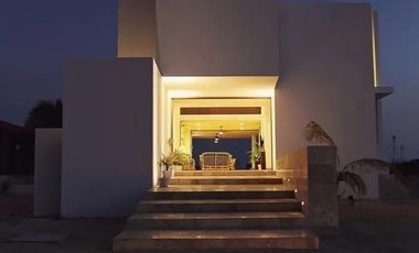 CASA EN VENTA MERIDA, PLAYA SAN BRUNO, FRENTE AL MAR, ENTREGA INMEDIATA.