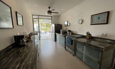 CASA EN VENTA MERIDA, PLAYA SAN BRUNO, FRENTE AL MAR, ENTREGA INMEDIATA.