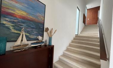 CASA EN VENTA MERIDA, PLAYA SAN BRUNO, FRENTE AL MAR, ENTREGA INMEDIATA.