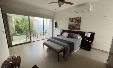 CASA EN VENTA MERIDA, PLAYA SAN BRUNO, FRENTE AL MAR, ENTREGA INMEDIATA.