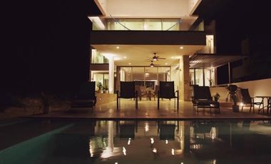 CASA EN VENTA MERIDA, PLAYA SAN BRUNO, FRENTE AL MAR, ENTREGA INMEDIATA.