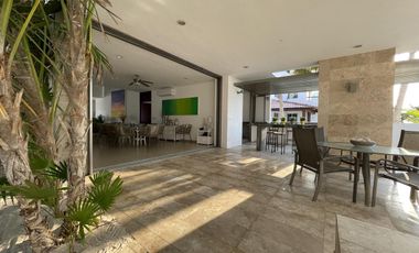 CASA EN VENTA MERIDA, PLAYA SAN BRUNO, FRENTE AL MAR, ENTREGA INMEDIATA.