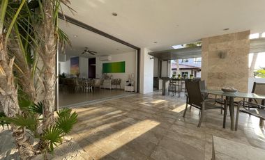 CASA EN VENTA MERIDA, PLAYA SAN BRUNO, FRENTE AL MAR, ENTREGA INMEDIATA.