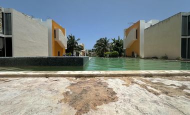 CASA EN VENTA MERIDA, TELCHAC PUERTO, PRIVADA ANTALEA, A 300 METROS DEL MAR