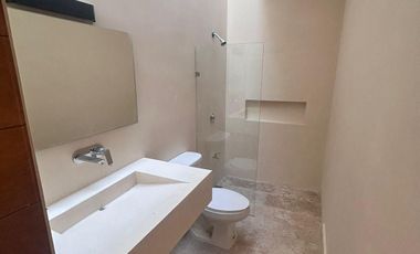 CASA EN VENTA MERIDA, PLAYA CHICXULUB, COSTERA VILLA, A 300 M DEL MAR, LISTA.