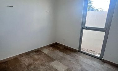 CASA EN VENTA MERIDA, PLAYA CHICXULUB, COSTERA VILLA, A 300 M DEL MAR, LISTA.