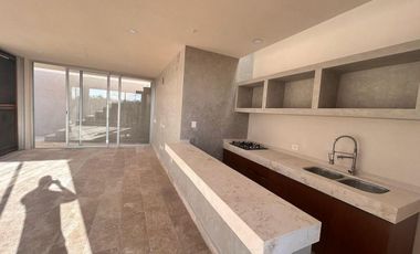 CASA EN VENTA MERIDA, PLAYA CHICXULUB, COSTERA VILLA, A 300 M DEL MAR, LISTA.