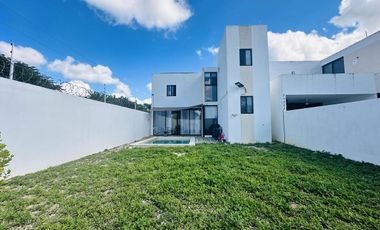 CASA EN VENTA MERIDA, CONKAL, PRIVADA ALEZA, ENTREGA INMEDIATA.