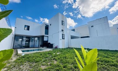 CASA EN VENTA MERIDA, CONKAL, PRIVADA ALEZA, ENTREGA INMEDIATA.