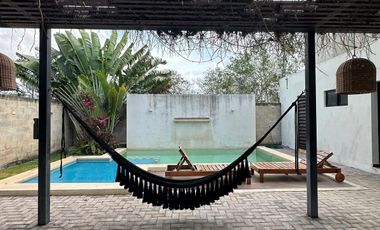 CASA EN VENTA MERIDA, KOMCHEN, TIPO LOFT, AMUEBLADO, ENTREGA INMEDIATA.