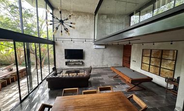 CASA EN VENTA MERIDA, KOMCHEN, TIPO LOFT, AMUEBLADO, ENTREGA INMEDIATA.
