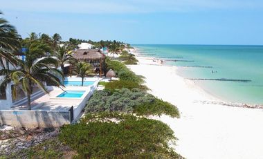 CASA EN VENTA MERIDA, PLAYA CHELEM, VILLAS KIKAL, FRENTE AL MAR, MAYO 2025.