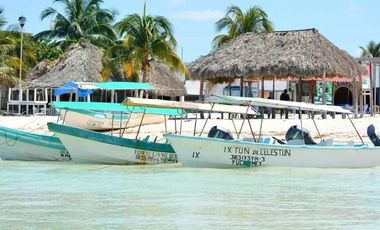 CASA EN VENTA MERIDA, PLAYA CHICXULUB, MAREMIO, 3RA FILA, ENTREGA INMEDIATA.