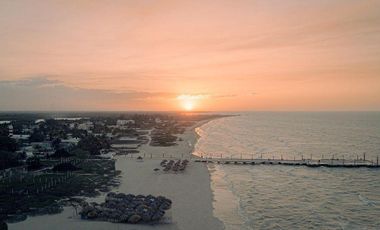 CASA EN VENTA MERIDA, PLAYA CHICXULUB, MAREMIO, 3RA FILA, ENTREGA INMEDIATA.