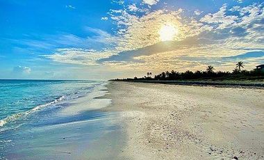 CASA EN VENTA MERIDA, PLAYA CHICXULUB, MAREMIO, 3RA FILA, ENTREGA INMEDIATA.