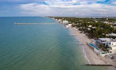 CASA EN VENTA MERIDA, PLAYA CHICXULUB, MAREMIO, 3RA FILA, ENTREGA INMEDIATA.