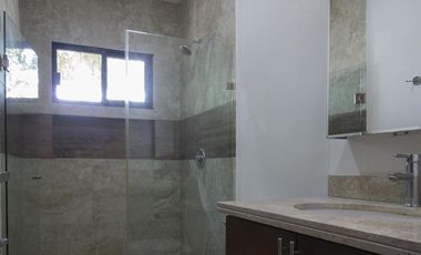 CASA EN VENTA MERIDA,  PRIVADA AVENIDA CONKAL, ENTREGA INMEDIATA.