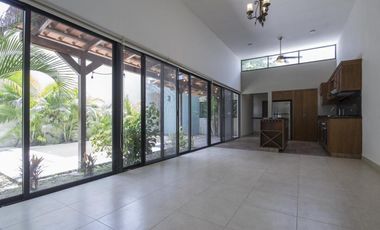 CASA EN VENTA MERIDA,  PRIVADA AVENIDA CONKAL, ENTREGA INMEDIATA.