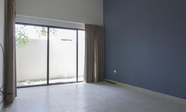 CASA EN VENTA MERIDA,  PRIVADA AVENIDA CONKAL, ENTREGA INMEDIATA.