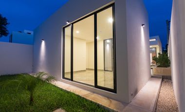 CASA EN VENTA MERIDA, CONKAL, PRIVADA TAMORA, 1 PLANTA, ENTREGA INMEDIATA.