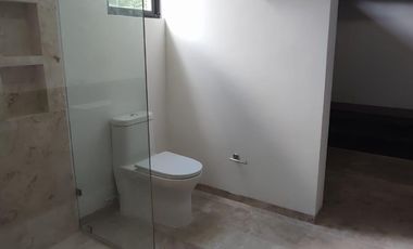 CASA EN VENTA MERIDA, KOMCHEN, PRIVADA NORTEMERIDA, ENTREGA INMEDIATA.