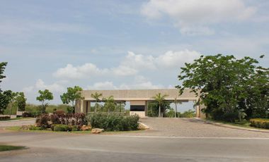 CASA EN VENTA MERIDA, KOMCHEN, PRIVADA NORTEMERIDA, ENTREGA INMEDIATA.
