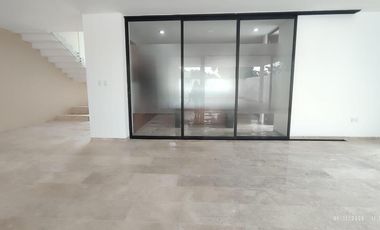 CASA EN VENTA MERIDA, KOMCHEN, PRIVADA NORTEMERIDA, ENTREGA INMEDIATA.