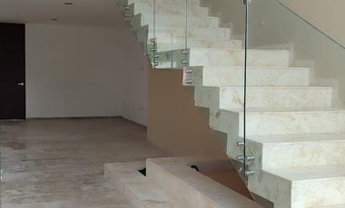CASA EN VENTA MERIDA, KOMCHEN, PRIVADA NORTEMERIDA, ENTREGA INMEDIATA.