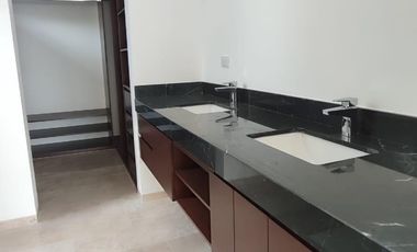 CASA EN VENTA MERIDA, KOMCHEN, PRIVADA NORTEMERIDA, ENTREGA INMEDIATA.