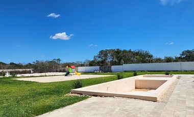 CASA EN VENTA MERIDA, CHOLUL, PRIVADA MORERA, MOD. 1 PLANTA, ENTREGA INMEDIATA.