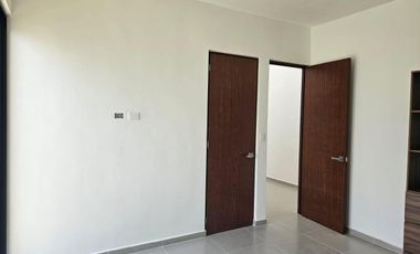CASA EN VENTA MERIDA, CHOLUL, PRIVADA MORERA, MOD. 1 PLANTA, ENTREGA INMEDIATA.