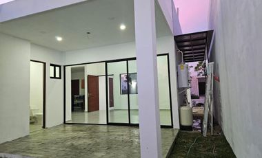 CASA EN VENTA MERIDA, CHOLUL, PRIVADA MORERA, MOD. 1 PLANTA, ENTREGA INMEDIATA.