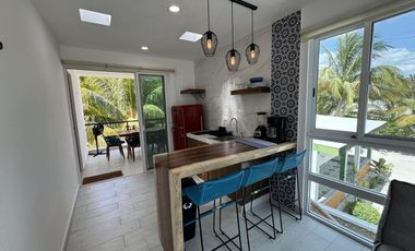 CASA EN VENTA MERIDA, PLAYA CHICXULUB EN 3RA FILA, MOD. ARENA AMUEBLADA, LISTA.