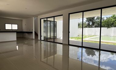 CASA EN VENTA MERIDA, FRACCIONAMIENTO SAN DIEGO CUTZ, MODELO 3, LISTA.