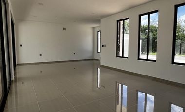 CASA EN VENTA MERIDA, FRACCIONAMIENTO SAN DIEGO CUTZ, MODELO 3, LISTA.