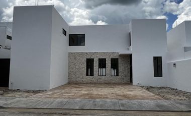 CASA EN VENTA MERIDA, FRACCIONAMIENTO SAN DIEGO CUTZ, MODELO 3, LISTA.