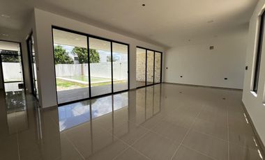 CASA EN VENTA MERIDA, FRACCIONAMIENTO SAN DIEGO CUTZ, MODELO 3, LISTA.