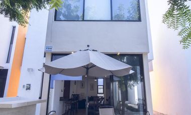 CASA EN VENTA MERIDA, TELCHAC PUERTO, A 300 MT DEL MAR, CONDOMINIO ANTALEA.