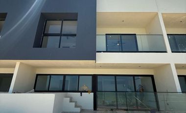 CASA EN VENTA MERIDA, PLAYA YUCALPETEN MARINA RESORT, MOD. VILLA, LISTA.