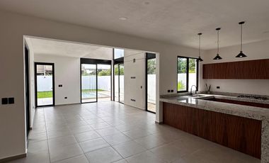 CASA EN VENTA MERIDA, CONKAL, PRIVADA SILVESTA, MOD. PALMA, PREVENTA A 6 MESES.