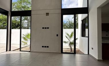 CASA EN VENTA MERIDA, CONKAL, PRIVADA SILVESTA, MOD. PALMA, PREVENTA A 6 MESES.