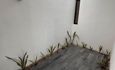 CASA EN VENTA MERIDA, CONKAL, PRIVADA SILVESTA, MOD. PALMA, PREVENTA A 6 MESES.