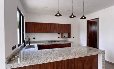 CASA EN VENTA MERIDA, CONKAL, PRIVADA SILVESTA, MOD. PALMA, PREVENTA A 6 MESES.