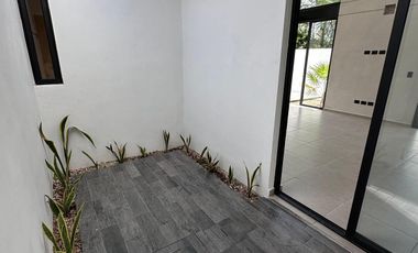 CASA EN VENTA MERIDA, CONKAL, PRIVADA SILVESTA, MOD. PALMA, PREVENTA A 6 MESES.