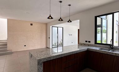 CASA EN VENTA MERIDA, CONKAL, PRIVADA SILVESTA, MOD. PALMA, PREVENTA A 6 MESES.
