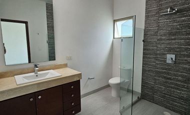 CASA EN VENTA MÉRIDA, EN TEMOZON NORTE, 1 PLANTA, ENTREGA INMEDIATA.