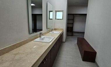 CASA EN VENTA MÉRIDA, EN TEMOZON NORTE, 1 PLANTA, ENTREGA INMEDIATA.