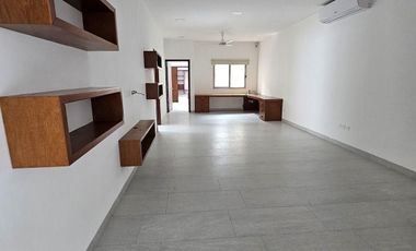 CASA EN VENTA MÉRIDA, EN TEMOZON NORTE, 1 PLANTA, ENTREGA INMEDIATA.