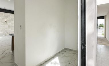 CASA EN VENTA MERIDA, PRIVADA BOSQUES DE CONKAL III, CASA IN, ENTREGA INMEDIATA.