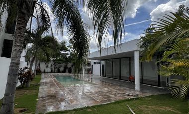 CASA EN VENTA MERIDA, CONKAL, PRIVADA VIVANTA, 1 PLANTA, ENTREGA INMEDIATA.